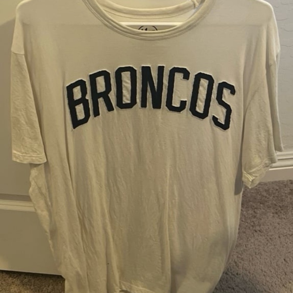 Denver Broncos XL White T-Shirt